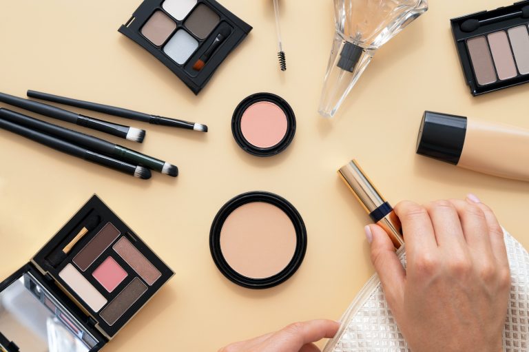 Trikovi za savršen poslovni make-up look