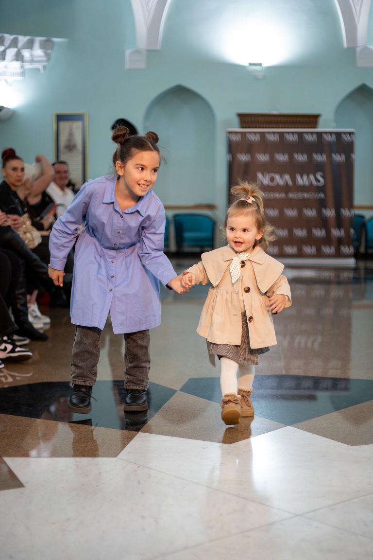Modna agencija NovamaS organizirala humanitarnu reviju za pomoć Nikolini Pejičić