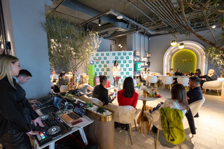 Održan Deichmann retro brunch: Nova kolekcija – proljeće/ljeto 2024. godine
