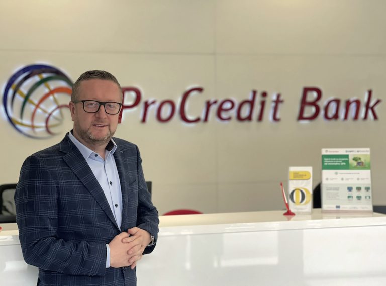 PROBAJ (R)EVOLUCIJA: KONCEPT KOJI REDEFINIŠE BANKARSTVO