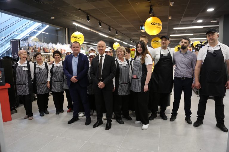 Svečano otvoren još moderniji i ugodniji Konzum Sarajka