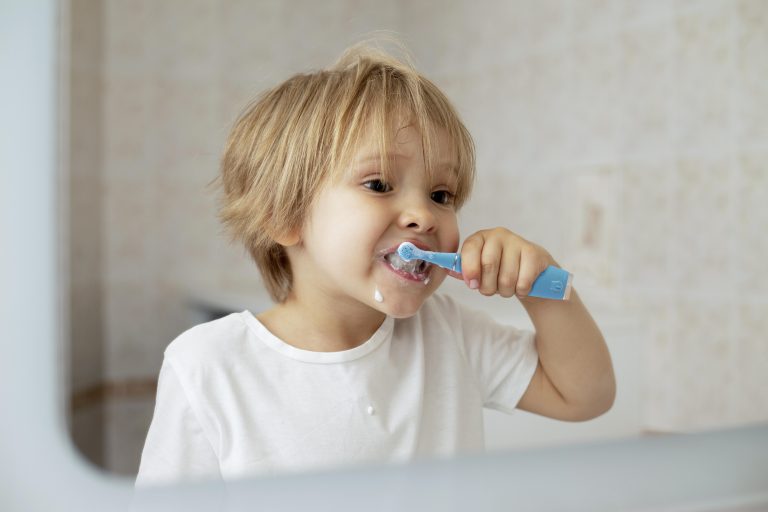 ISSA™ 4 donosi revoluciju u oralnoj higijeni: Testirali stvarni korisnici, odobrili stomatolozi