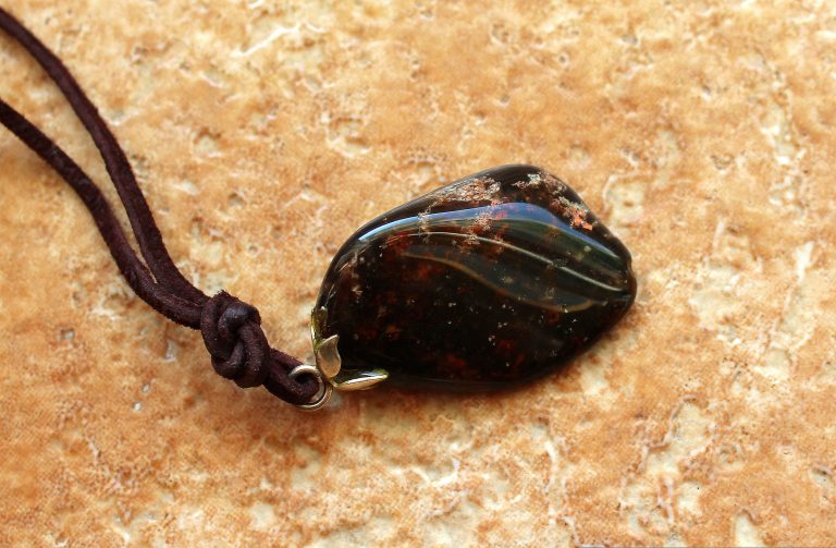 Nakit sa skrivenom porukom: Saznajte koju energiju nosi