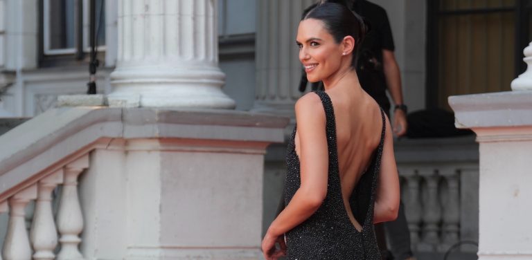Kristali, karmin i malo drame: Sedma noć nije došla da bude skromna