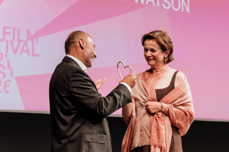 Emily Watson: Ovu nagradu posvećujem Katrin Cartlidge