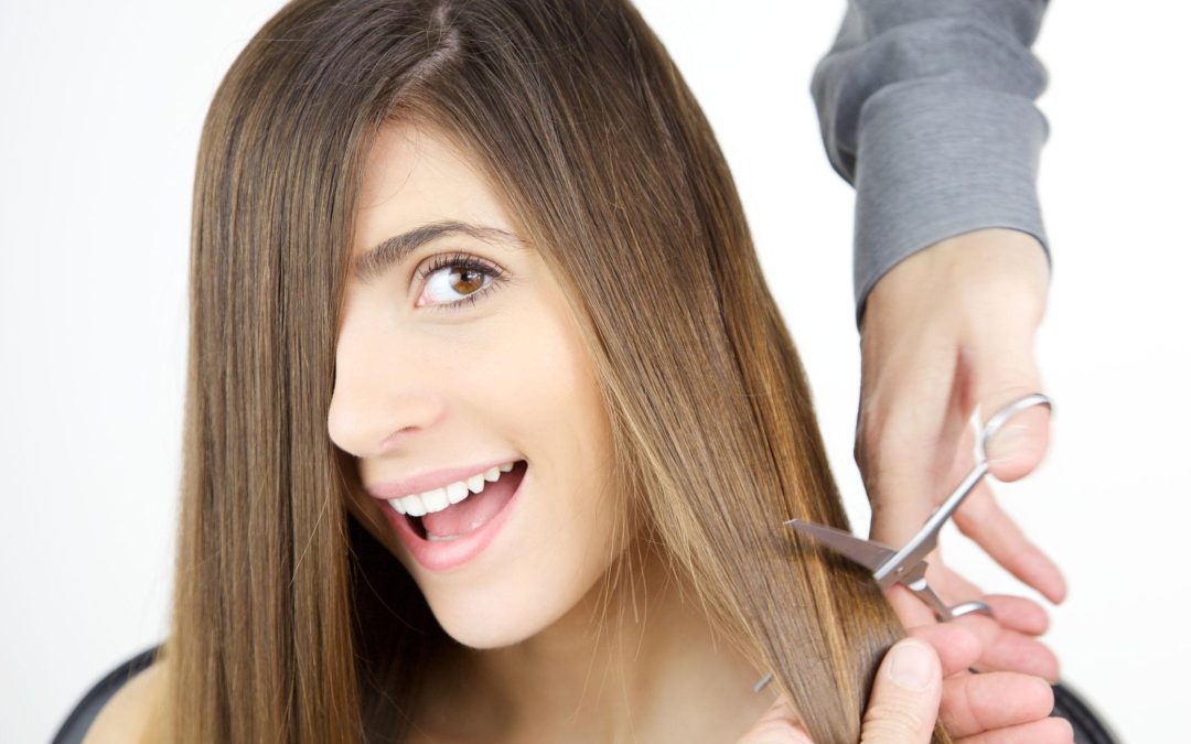 Kada je vrijeme za šišanje nakon ljeta? 5 znakova da kosi treba rez