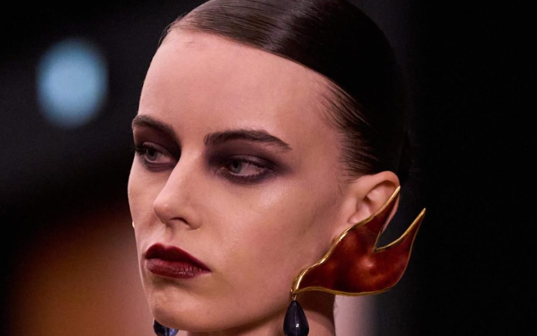 Šminka za jesen/zimu 2026/2027: Vraćaju se zavodljive usne i smoky eyes