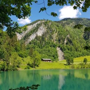 Proljeće je vrijeme kad priroda procvjeta u raskoši, a što bi moglo biti bolje od odlaska na idiličan izlet u austrijske Alpe? Zell am See,