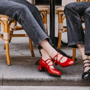 Mary Jane cipele su se vratile u neodoljivoj boji koja je apsolutni hit ove sezone! Ovaj model je osvojio srca mnogih fashionist(ic)a i postao viralan na TikToku.
