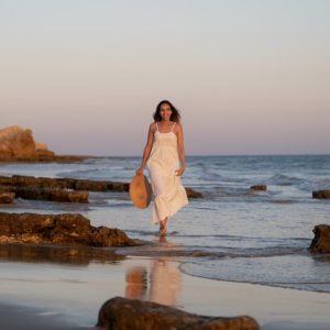young-woman-white-dress-sea-860x546